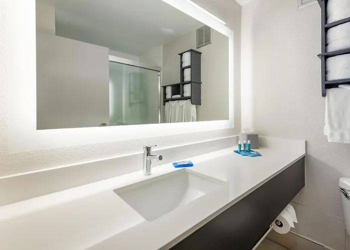 Hotel Express - Downtown By Ihg