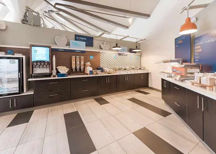 Express - Downtown By Ihg 2*