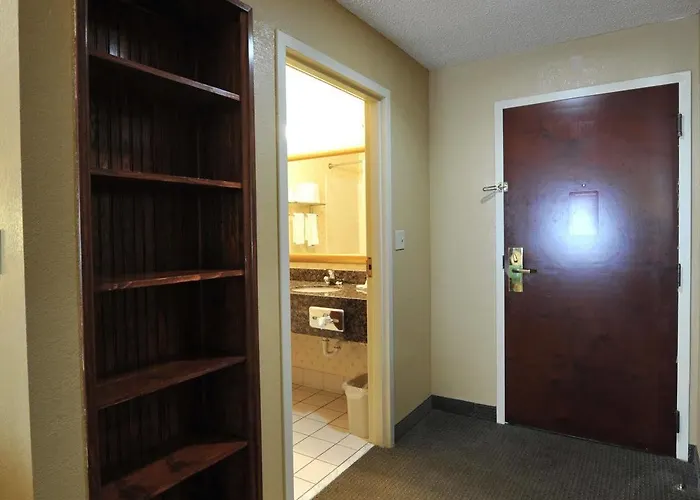 Hotel Express - Downtown By Ihg
